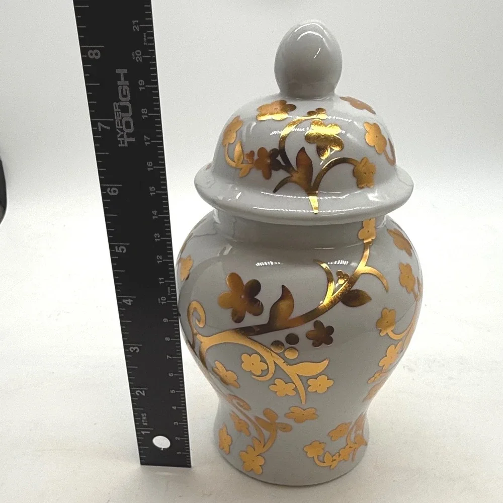 White Ceramic Ginger Jar Gold Floral Vine‎ Chinoiserie Temple hollywood regency